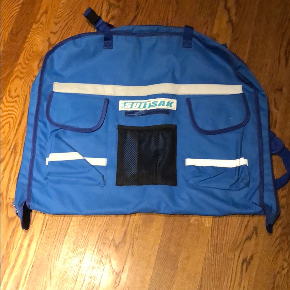 Suit bag/backpack. “Suit sak”